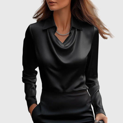 Sylvia – Blouse met luxueuze glans en plooikraag