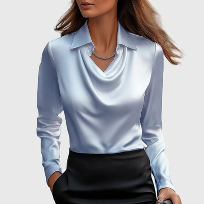 Sylvia – Blouse met luxueuze glans en plooikraag