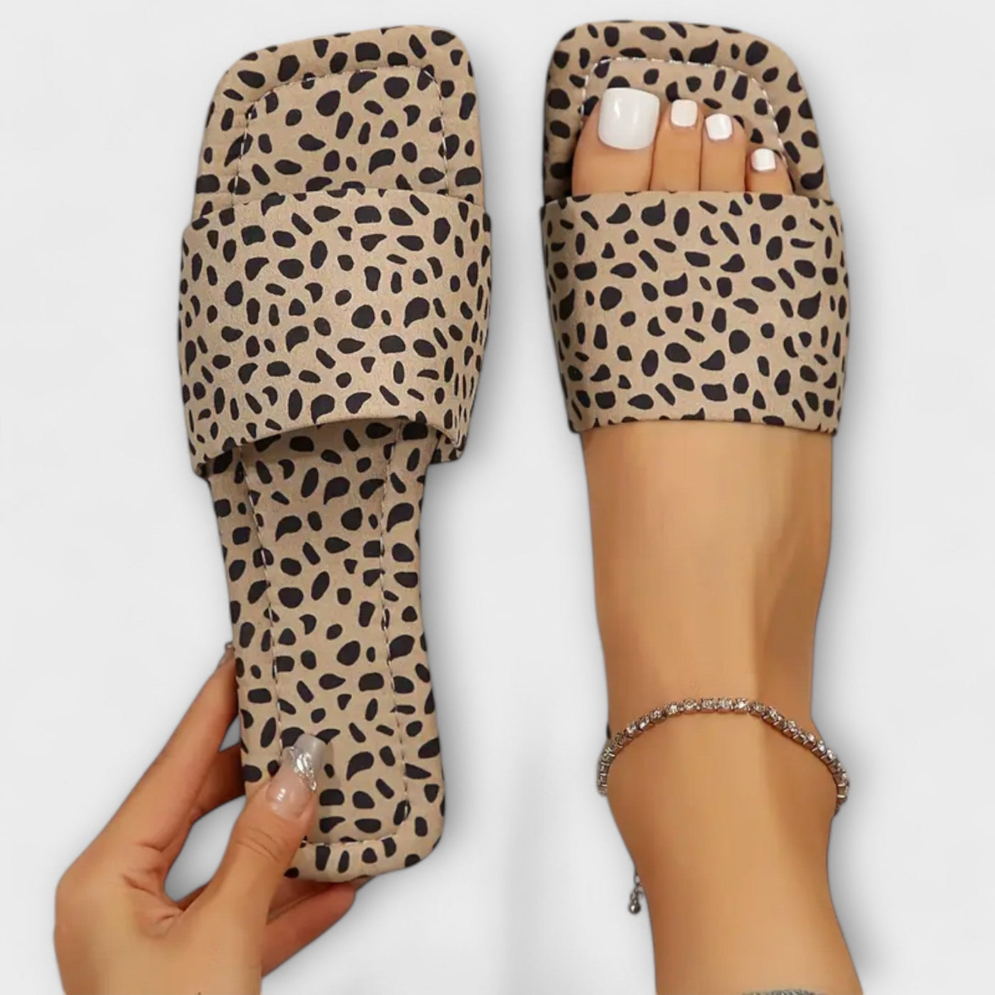 Lotte - Platte pantoffels met luipaardprint
