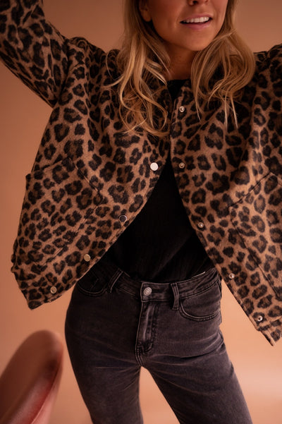 Charlene – Trendy Jas met Stijlvolle Look